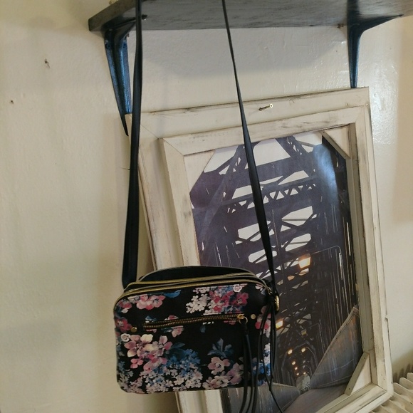 Clothes - Picture 5 of 6